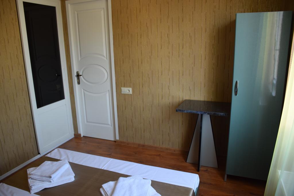 Crossway Tbilisi Hotel Стая снимка
