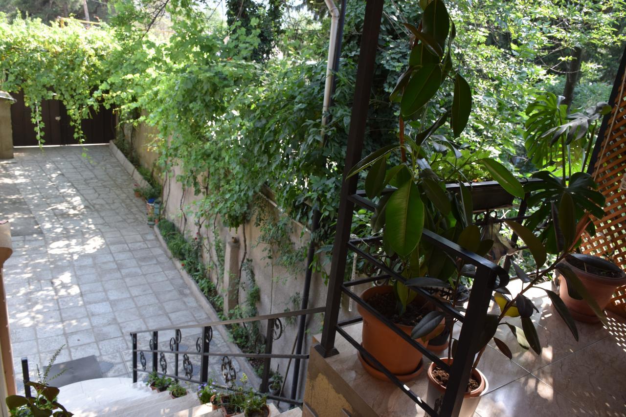 Crossway Tbilisi Hotel Екстериор снимка